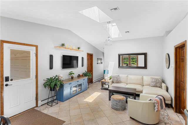 417 Squantum Drive, Warwick, RI 02888