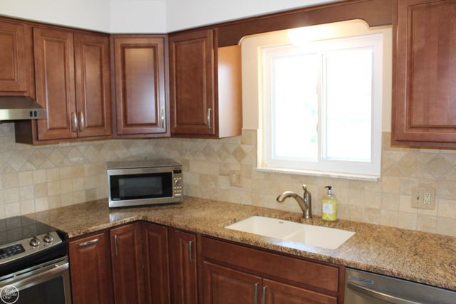 18084 Juliana Avenue, Eastpointe, MI 48021