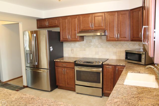 18084 Juliana Avenue, Eastpointe, MI 48021