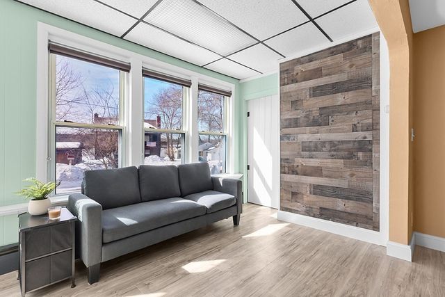 5 Bernier Ln, Bellingham, MA 02019