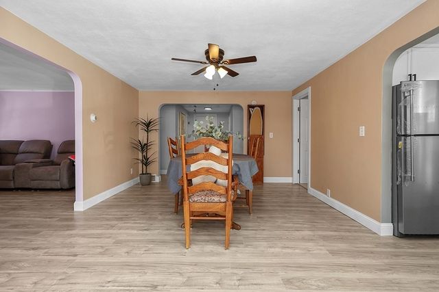 5 Bernier Ln, Bellingham, MA 02019