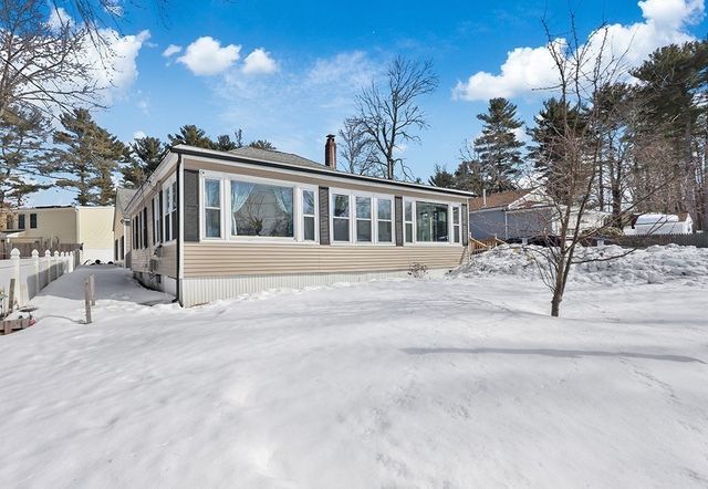 5 Bernier Ln, Bellingham, MA 02019
