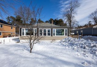 5 Bernier Ln, Bellingham, MA 02019