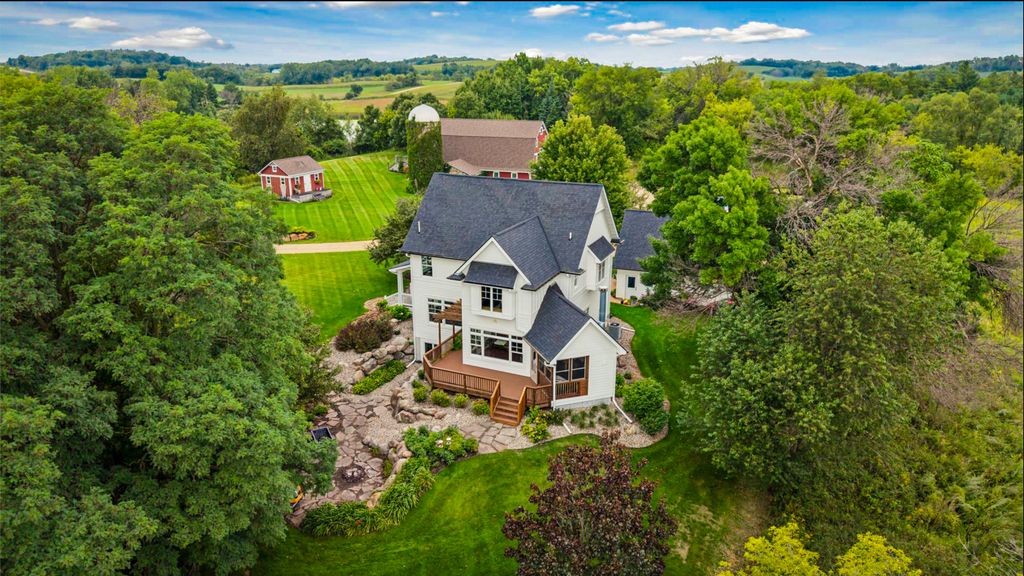 6225 Fairbanks Avenue, Webster, MN 55088 — exterior