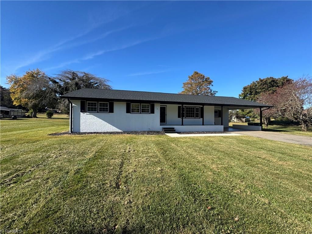 209 Freeman Street, Dobson, NC 27017