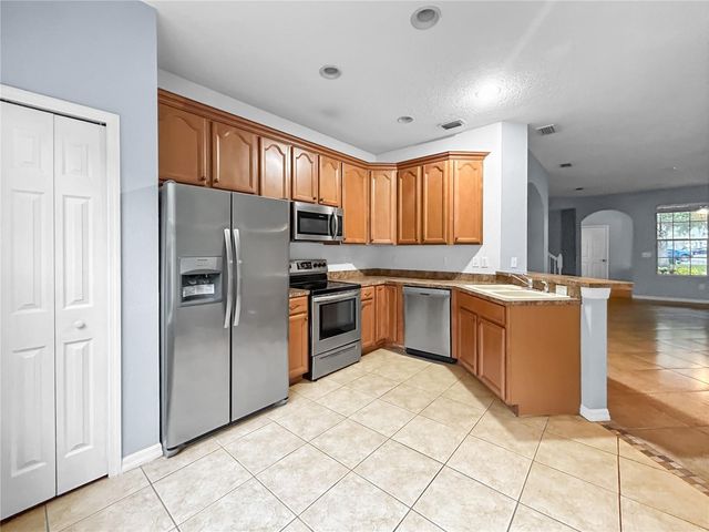 2210 PARK CRESCENT DRIVE, Land O Lakes, FL 34639