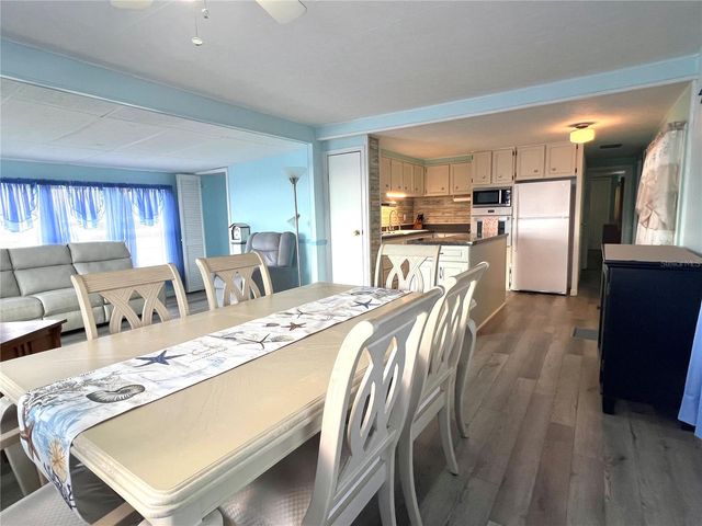 528 BLACKBURN BOULEVARD, North Port, FL 34287