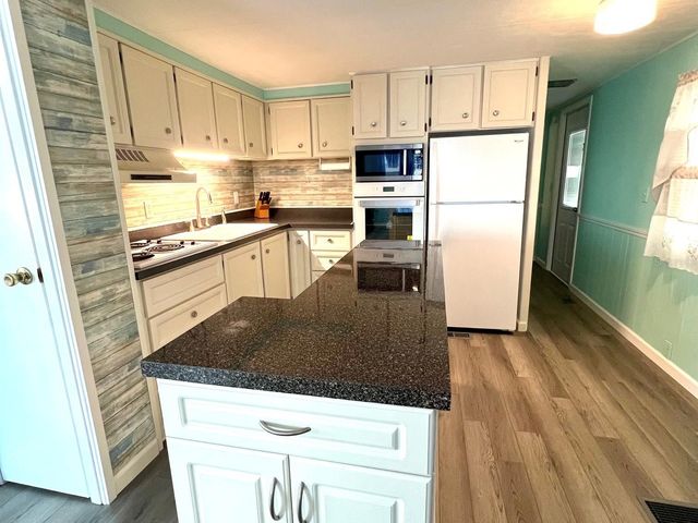 528 BLACKBURN BOULEVARD, North Port, FL 34287