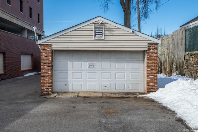 24 5th Avenue, New Rochelle, NY 10801