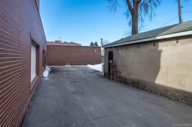 24 5th Avenue, New Rochelle, NY 10801