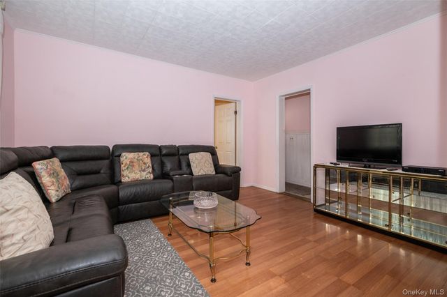 24 5th Avenue, New Rochelle, NY 10801