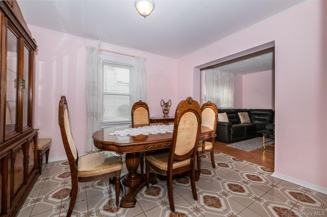 24 5th Avenue, New Rochelle, NY 10801