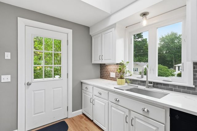 5 Antrim Rd, Framingham, MA 01701