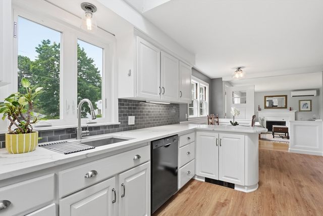 5 Antrim Rd, Framingham, MA 01701