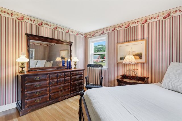 5 Antrim Rd, Framingham, MA 01701