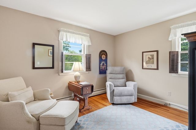 5 Antrim Rd, Framingham, MA 01701