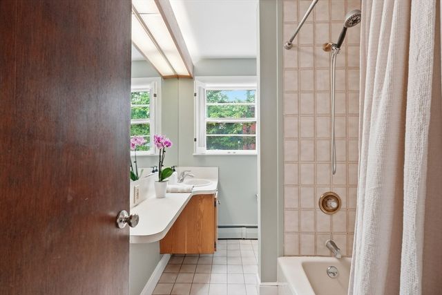 5 Antrim Rd, Framingham, MA 01701