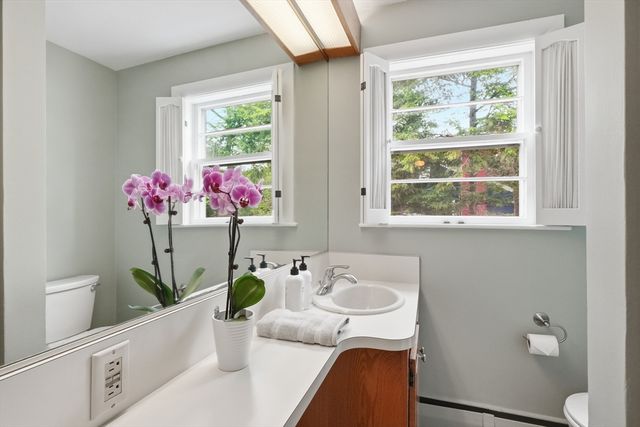 5 Antrim Rd, Framingham, MA 01701