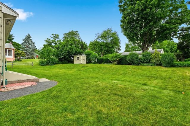 5 Antrim Rd, Framingham, MA 01701
