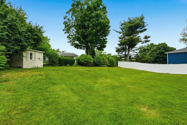 5 Antrim Rd, Framingham, MA 01701