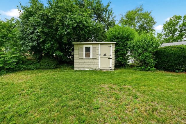 5 Antrim Rd, Framingham, MA 01701