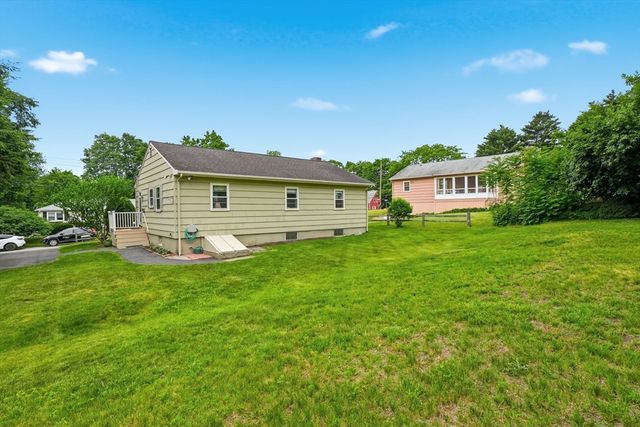 5 Antrim Rd, Framingham, MA 01701