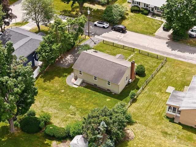 5 Antrim Rd, Framingham, MA 01701