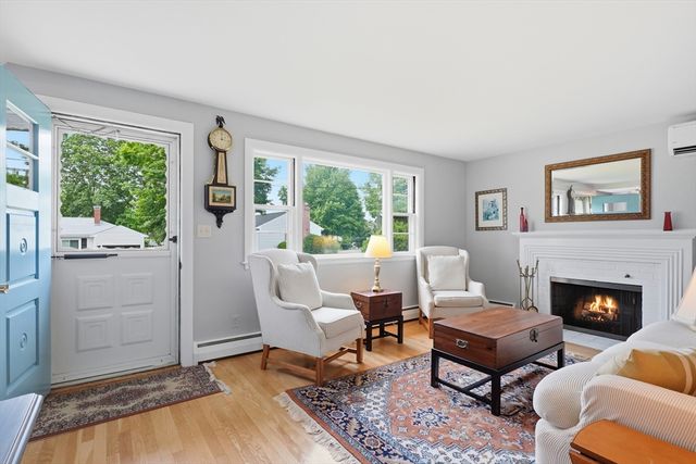 5 Antrim Rd, Framingham, MA 01701