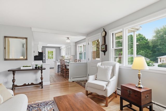 5 Antrim Rd, Framingham, MA 01701