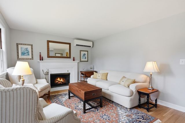 5 Antrim Rd, Framingham, MA 01701