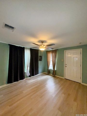 419 Collinsworth Avenue, San Antonio, TX 78225