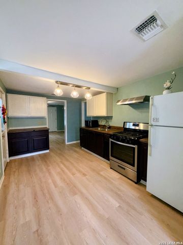 419 Collinsworth Avenue, San Antonio, TX 78225