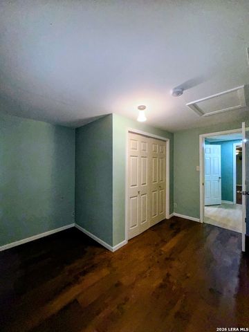 419 Collinsworth Avenue, San Antonio, TX 78225