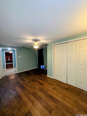 419 Collinsworth Avenue, San Antonio, TX 78225