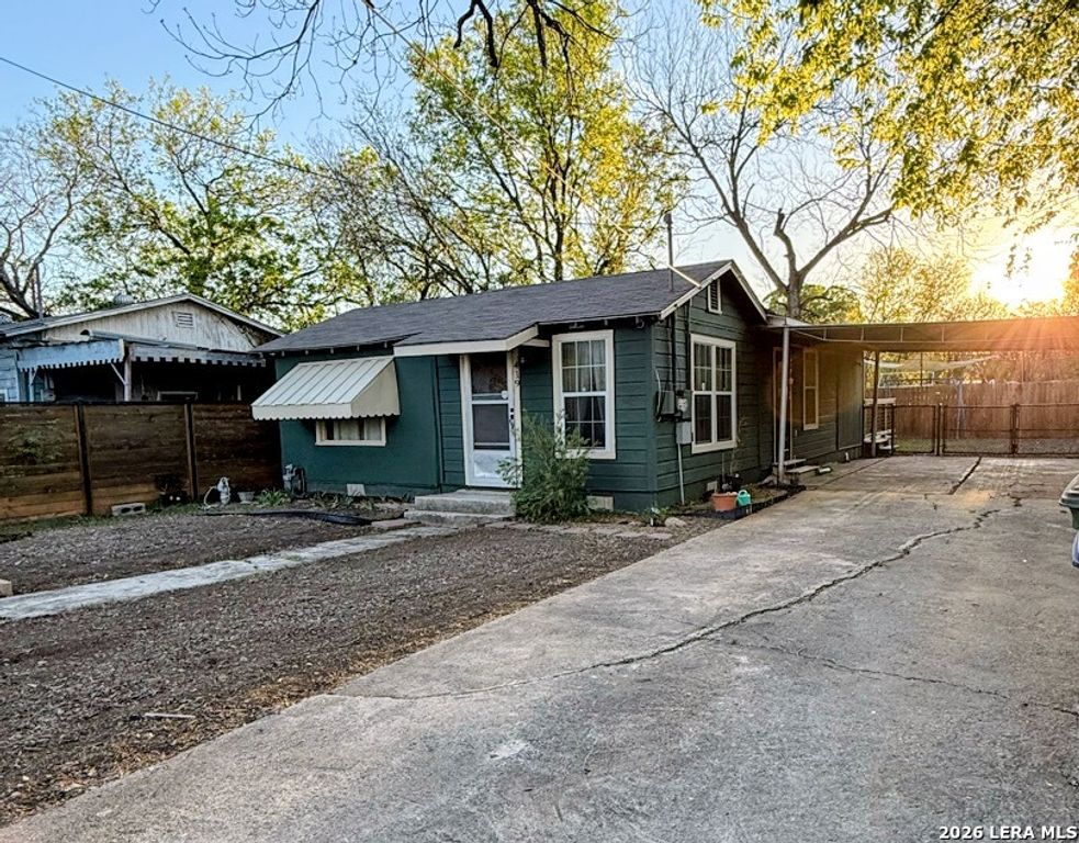 419 Collinsworth Avenue, San Antonio, TX 78225