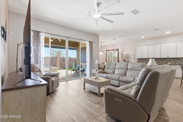 9393 W DALEY Lane, Peoria, AZ 85383