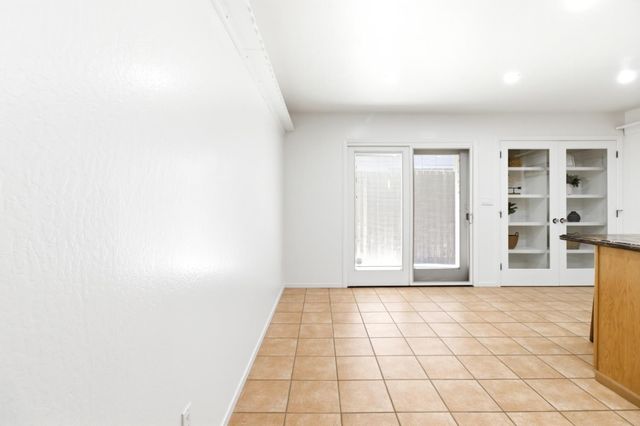 5532 Manzanita Ave, Carmichael, CA 95608