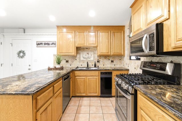 5532 Manzanita Ave, Carmichael, CA 95608