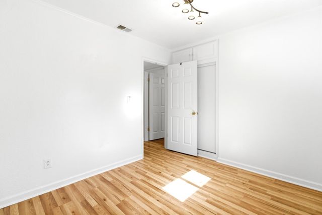 5532 Manzanita Ave, Carmichael, CA 95608