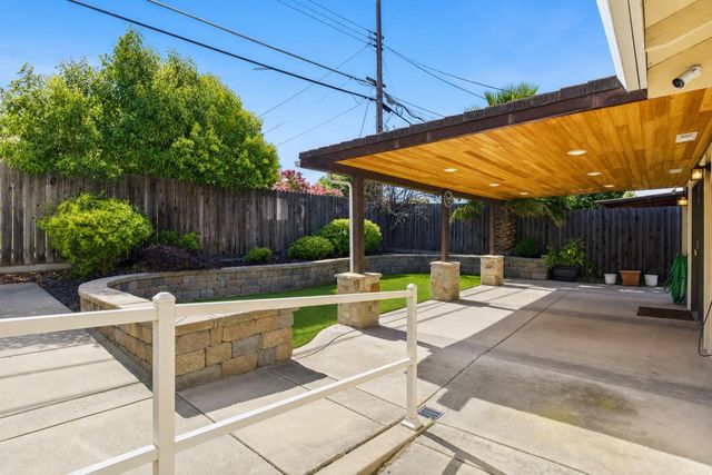 5532 Manzanita Ave, Carmichael, CA 95608