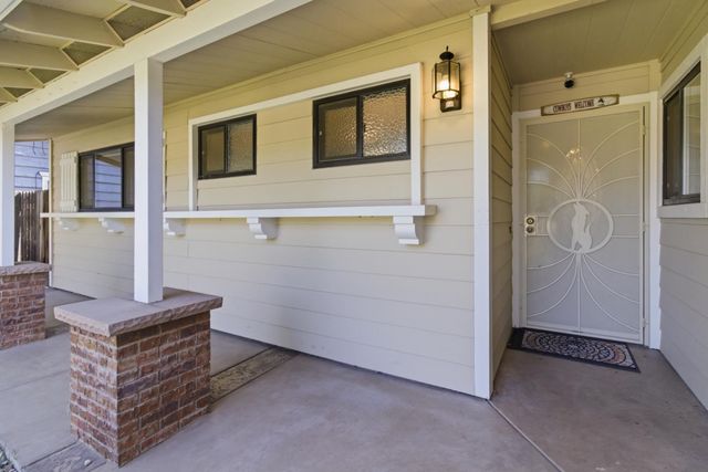 5532 Manzanita Ave, Carmichael, CA 95608