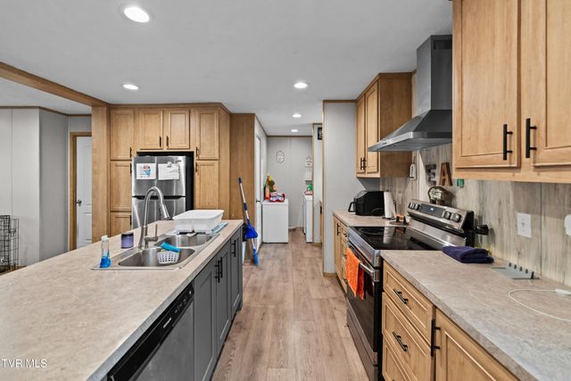 612 Grassy Valley Road, Whitesburg, TN 37891