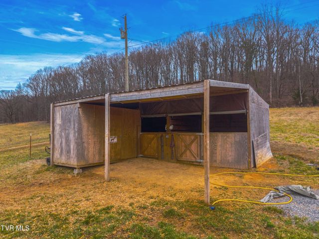 612 Grassy Valley Road, Whitesburg, TN 37891