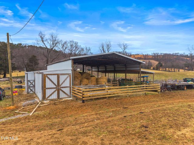 612 Grassy Valley Road, Whitesburg, TN 37891