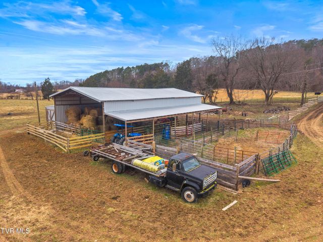 612 Grassy Valley Road, Whitesburg, TN 37891