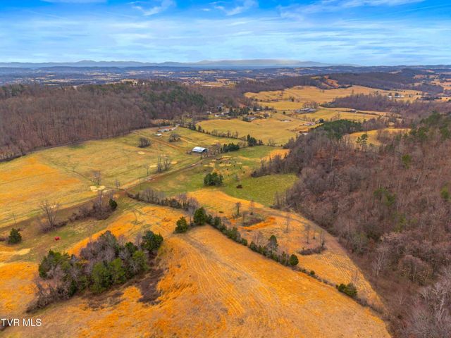 612 Grassy Valley Road, Whitesburg, TN 37891