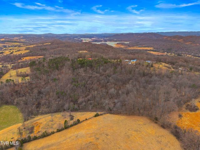 612 Grassy Valley Road, Whitesburg, TN 37891