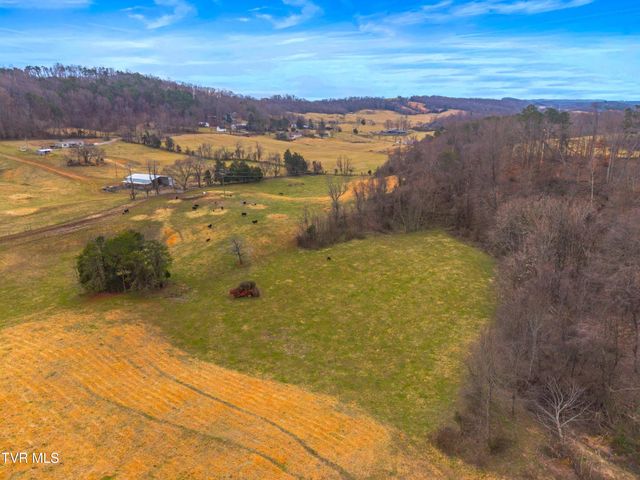 612 Grassy Valley Road, Whitesburg, TN 37891