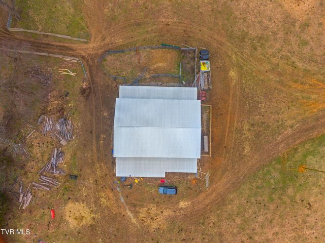 612 Grassy Valley Road, Whitesburg, TN 37891