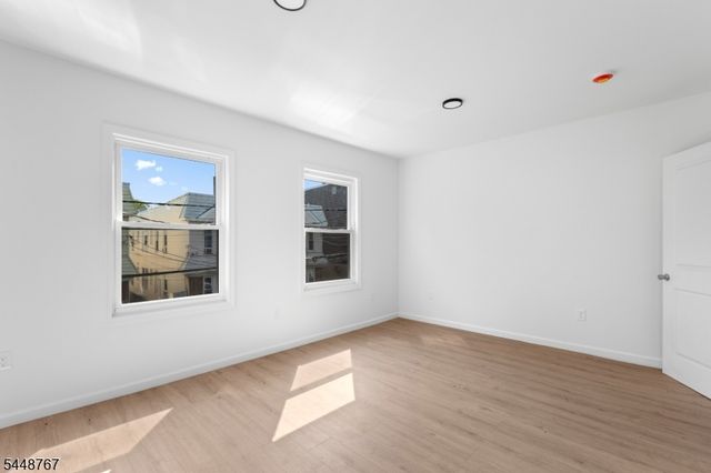 43 Cortland St, Newark City, NJ 07105